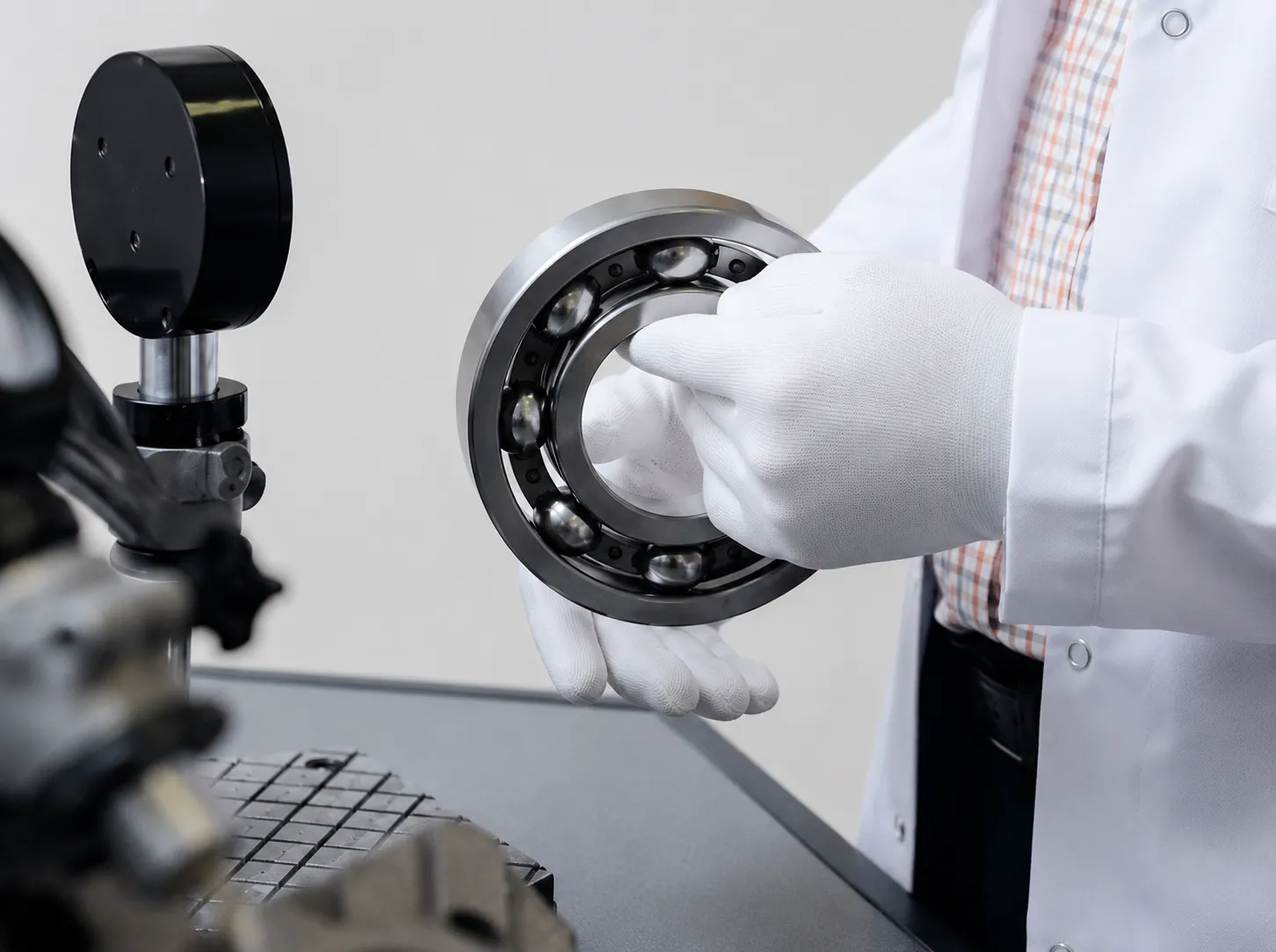 double row angular contact bearing dimensional inspection